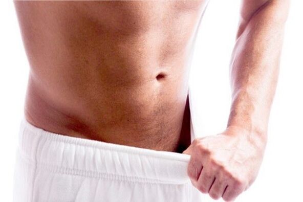 vīrietis un eļļošana uzbudinājuma laikā